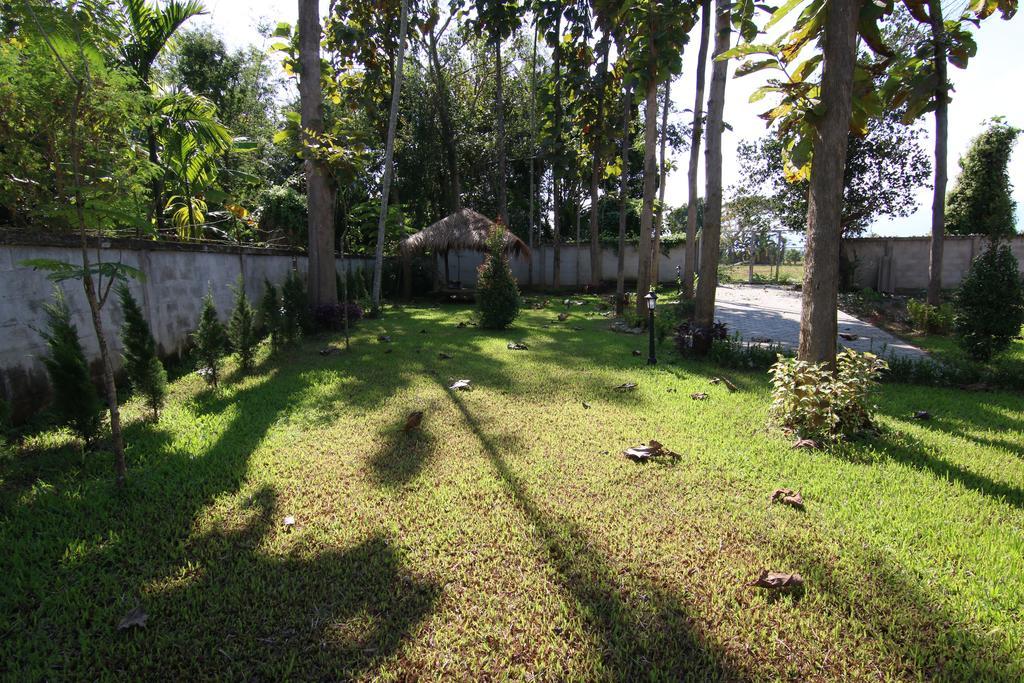 Little-Teak Homestay Chiang Mai Bagian luar foto